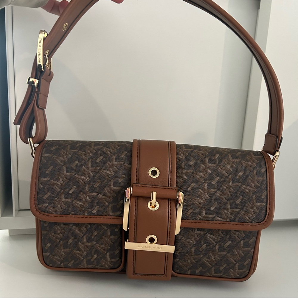 Michael Kors Monogram Colby Shoulder Bag!